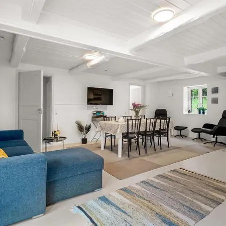 Chrissie - 3km From The Sea By Interhome Holiday home Allingabro