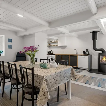 Chrissie - 3km From The Sea By Interhome *