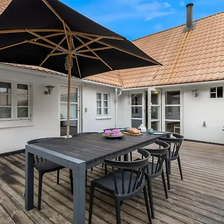 Chrissie - 3km From The Sea By Interhome *